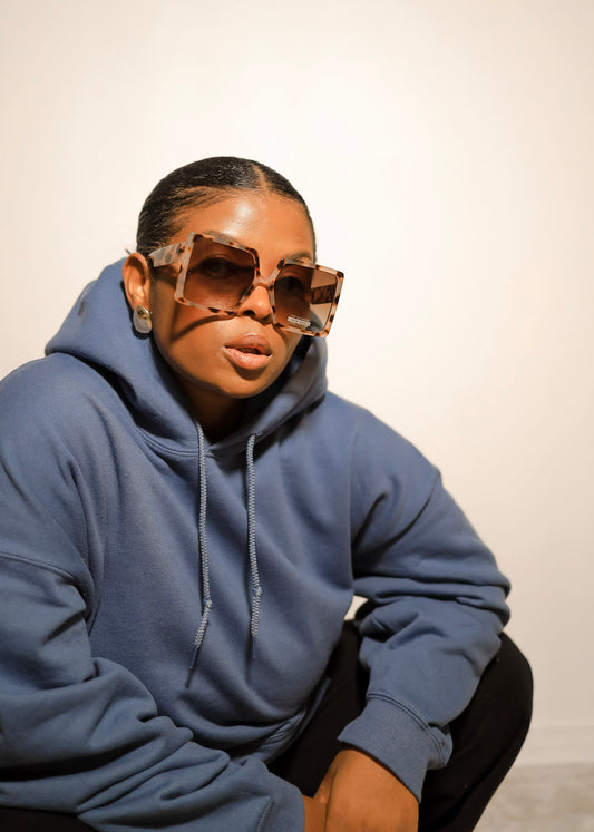 Oversized Moona sunglasses Zaria Yong