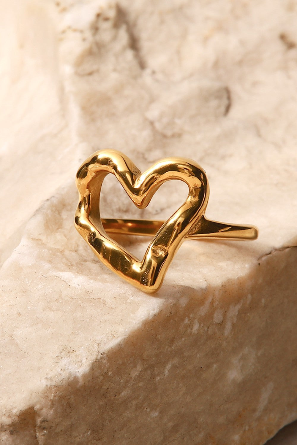 Elegant 18K Gold Plated Heart-Shaped Ring