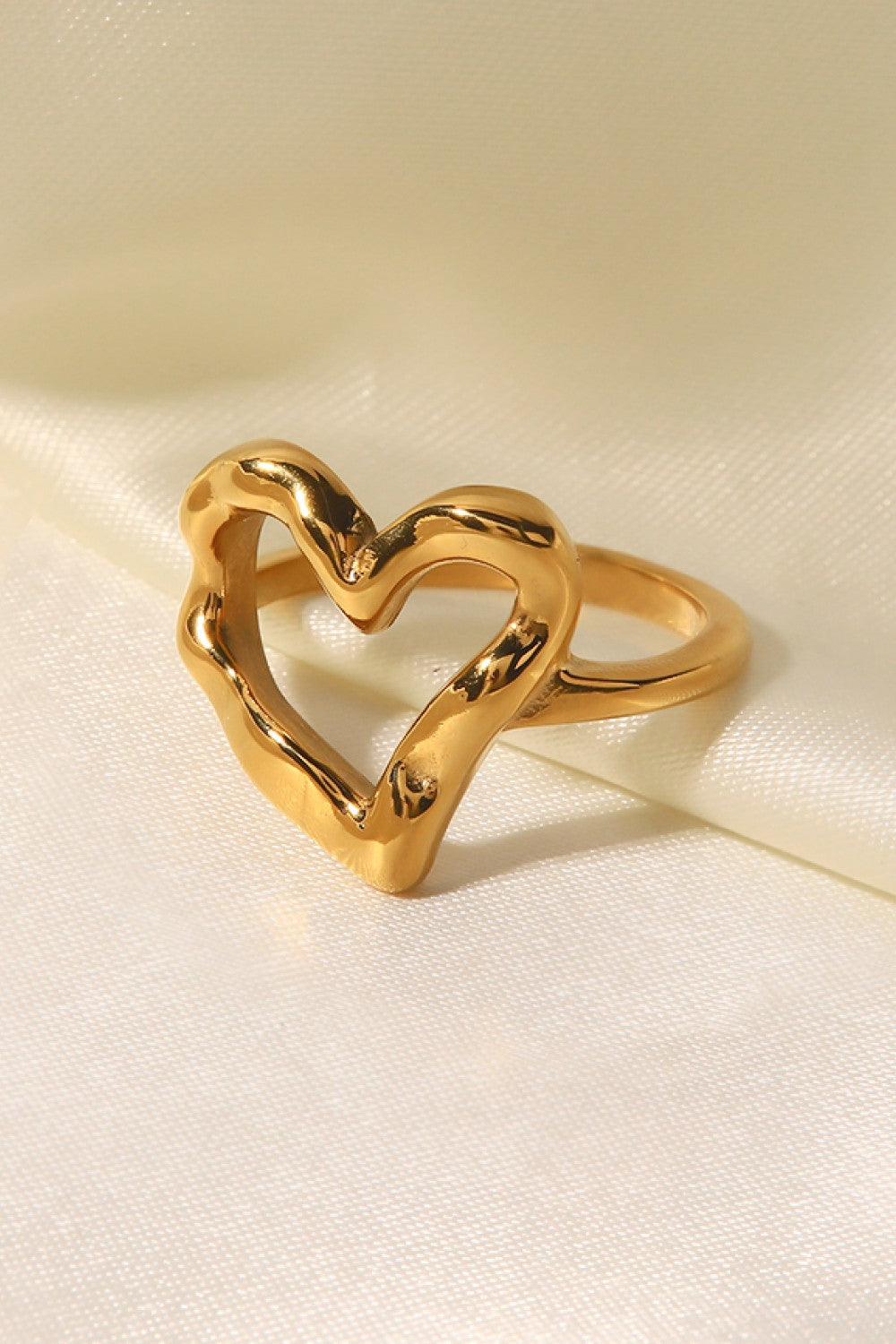 Elegant 18K Gold Plated Heart-Shaped Ring