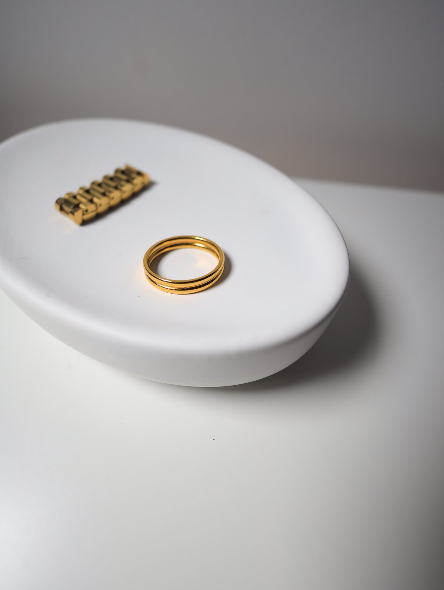 Alora Single Band Ring