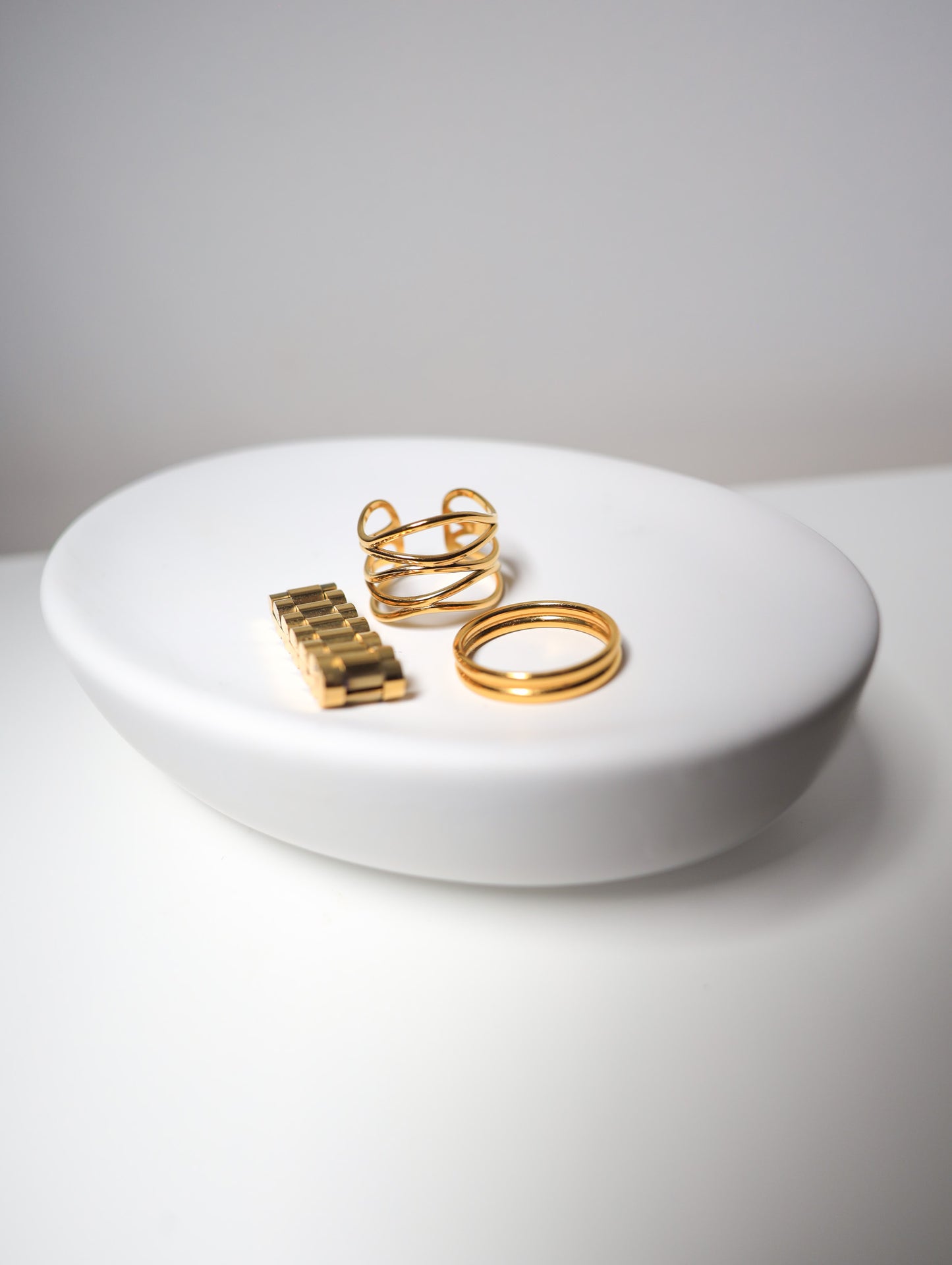 Alora Single Band Ring