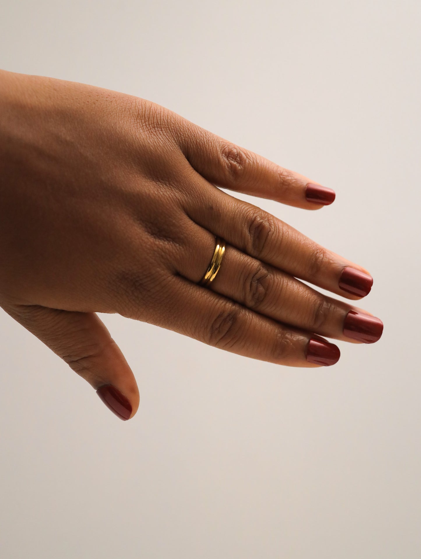 Alora Single Band Ring