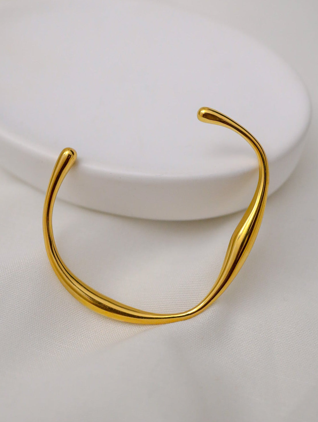 Sola Bangle Zaria Yong