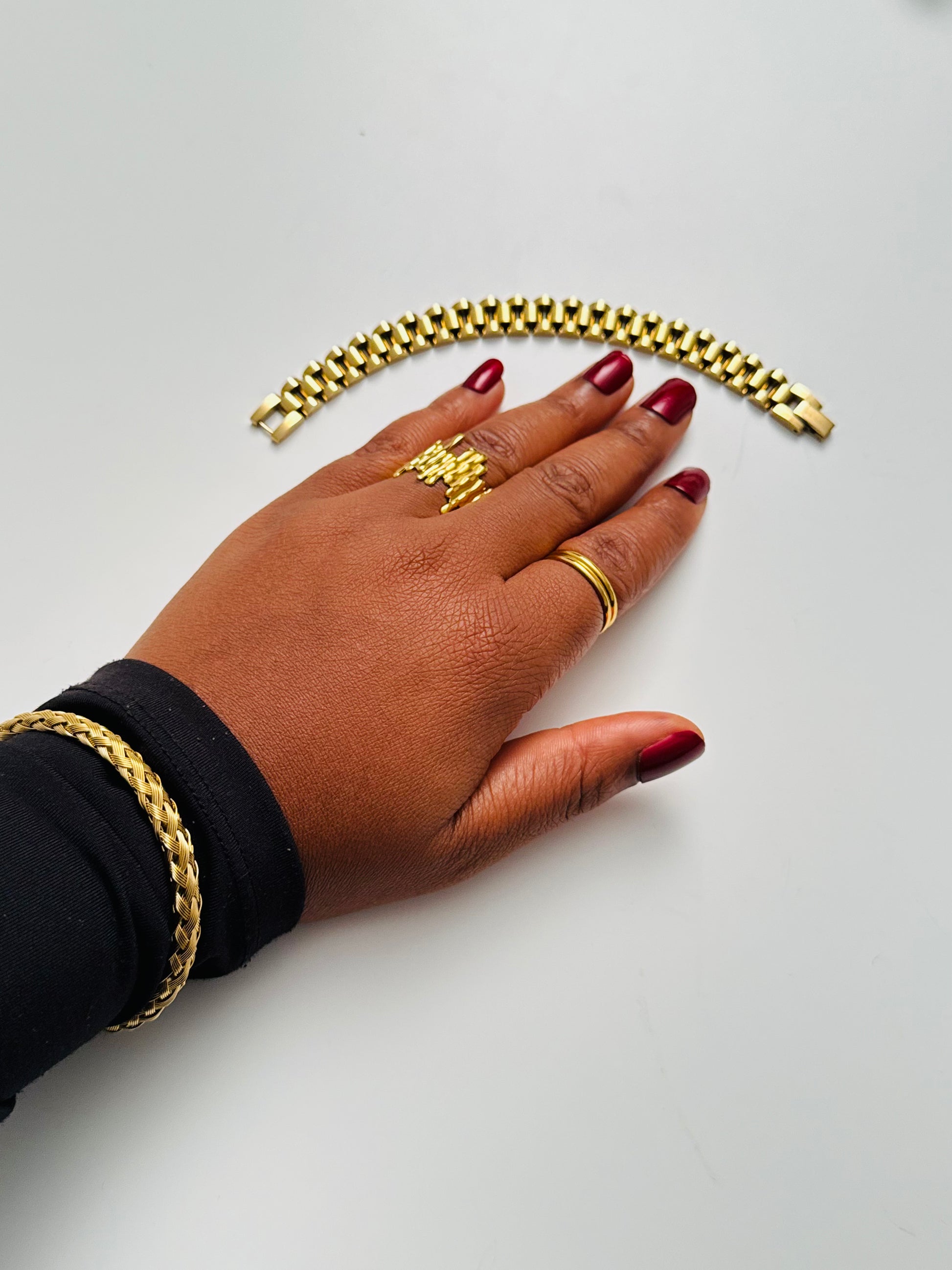 Novi Ring Zaria Yong