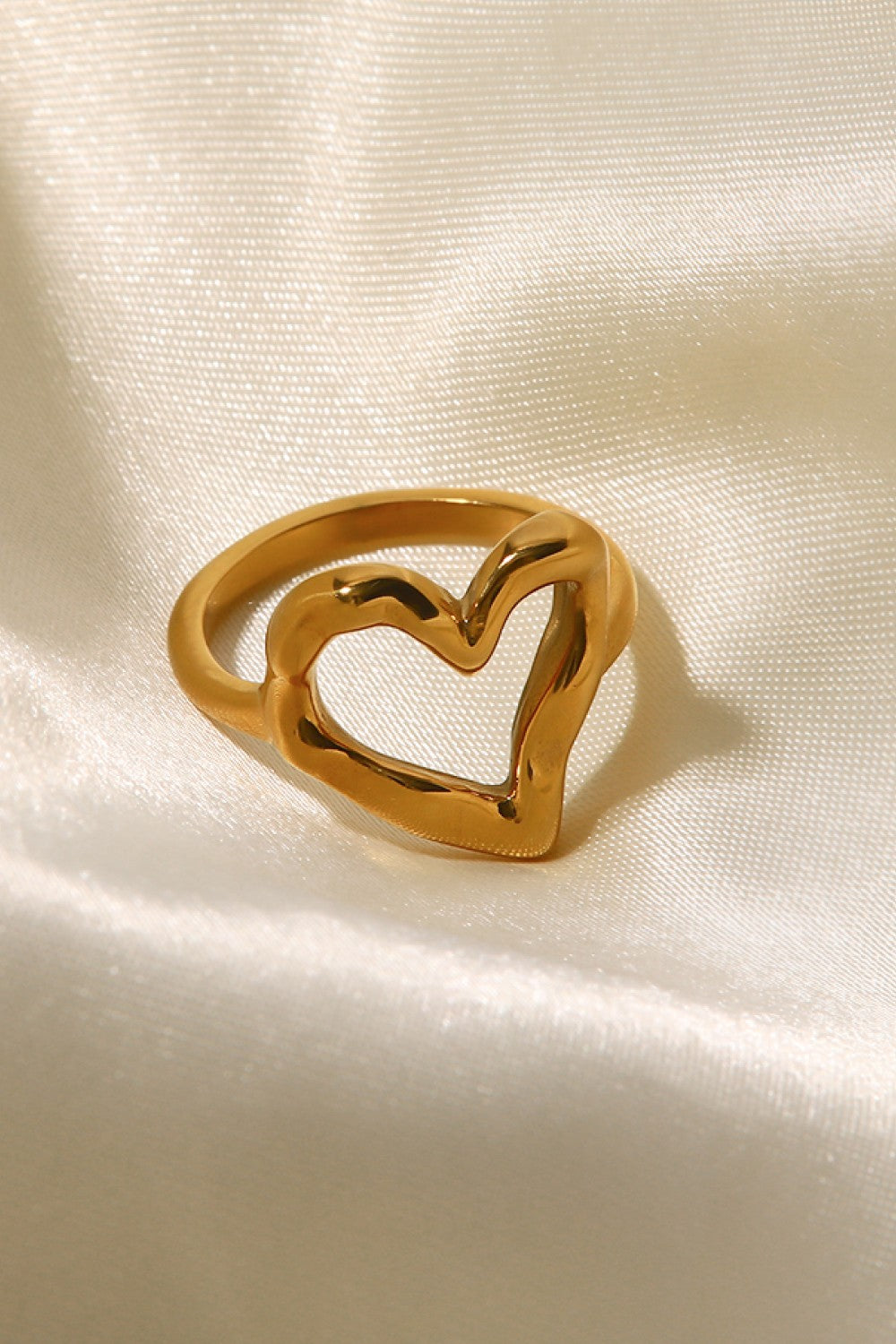 Elegant 18K Gold Plated Heart-Shaped Ring