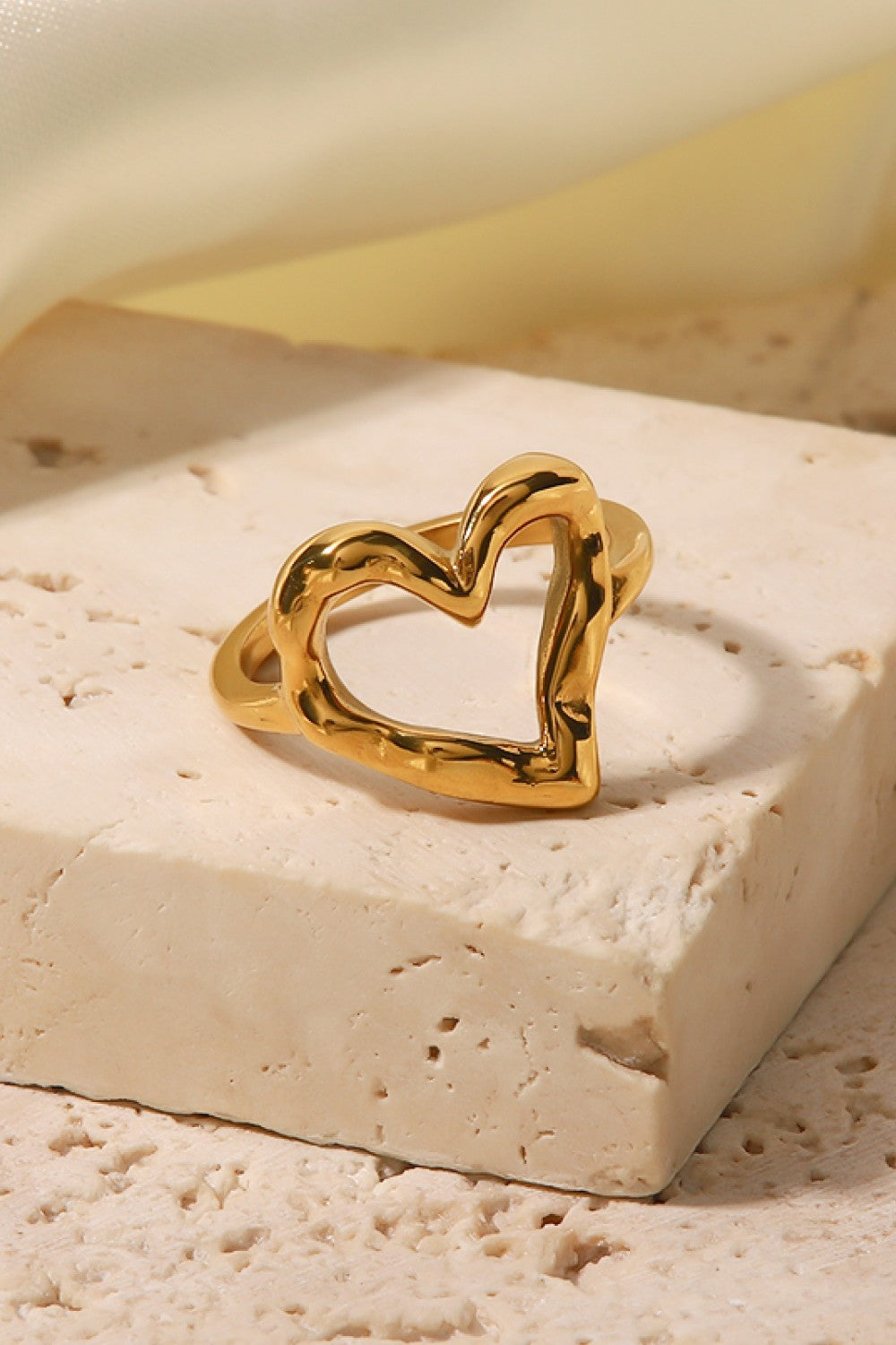 Elegant 18K Gold Plated Heart-Shaped Ring